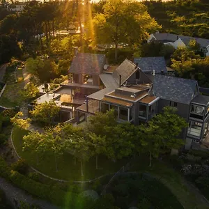 Spanish Farm Guest Lodge And Villas Guest house
